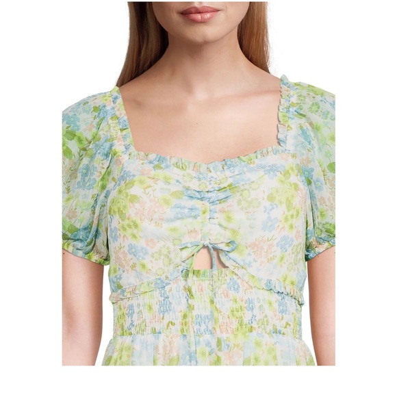 Madden NYC Juniors’ Smocked Waist Dress with Cut Out, Size M. NWOT Never worn - Picture 4 of 10